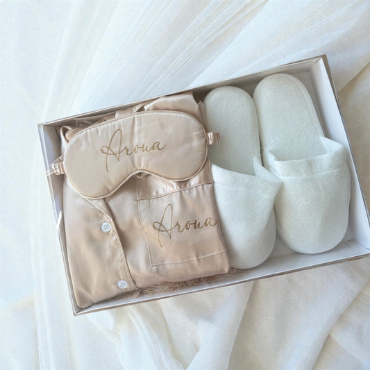 Coffret pyjama satiné à plumes champagne